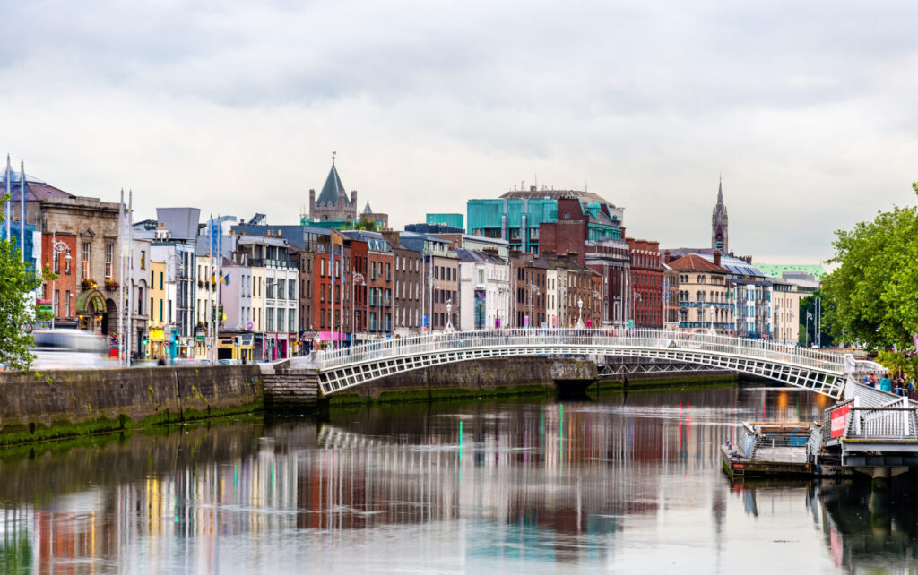 Ha'penny Bridge - Ireland | Ingenious Travel